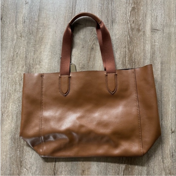 Coach Large Derby Tote in Saddle Brown Pebble Leather
Style F59818 - Picture 5 of 10